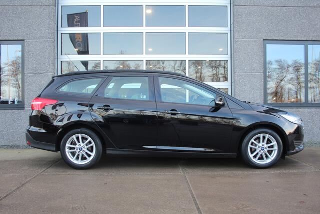 Ford FOCUS Wagon 1.0 101 Pk Trend Navigatie, Trekhaak, LM