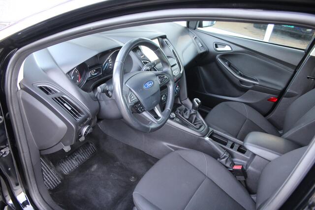Ford FOCUS Wagon 1.0 101 Pk Trend Navigatie, Trekhaak, LM