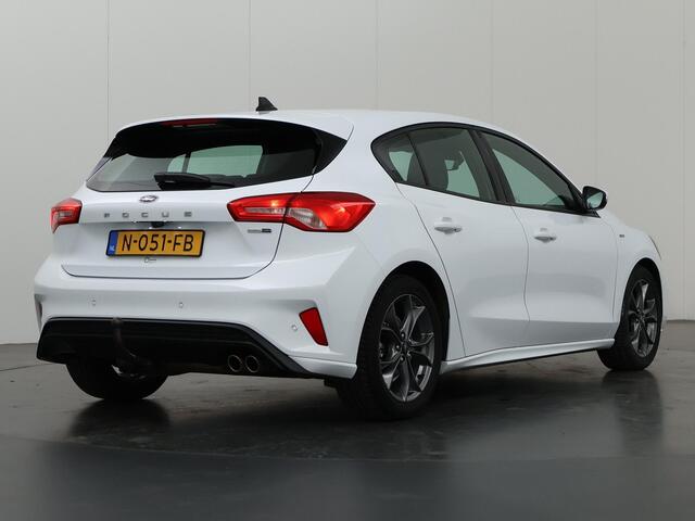 Ford FOCUS 1.0 EcoBoost Hybrid ST Line Business | Trekhaak | Navigatie | Parkeercamera | Parkeersensoren |
