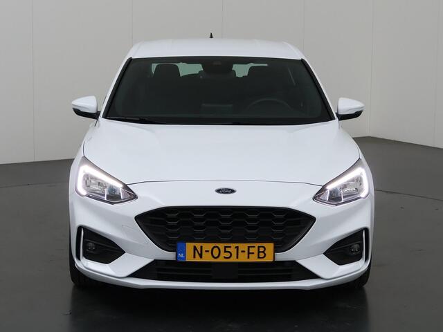 Ford FOCUS 1.0 EcoBoost Hybrid ST Line Business | Trekhaak | Navigatie | Parkeercamera | Parkeersensoren |