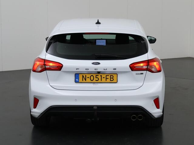 Ford FOCUS 1.0 EcoBoost Hybrid ST Line Business | Trekhaak | Navigatie | Parkeercamera | Parkeersensoren |