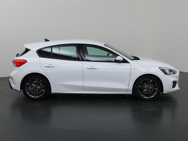 Ford FOCUS 1.0 EcoBoost Hybrid ST Line Business | Trekhaak | Navigatie | Parkeercamera | Parkeersensoren |