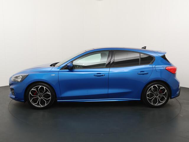 Ford FOCUS EcoBoost 125 pk ST Line | Trekhaak | Pano | Winter Pack | B&O | Camera | Adapt. cruise | 1e eig. | 100% dealer onderh.