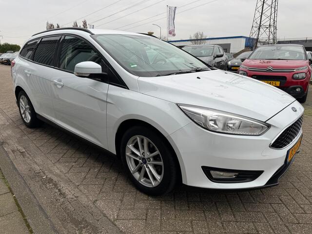 Ford FOCUS Wagon 1.0 Lease Edition navi