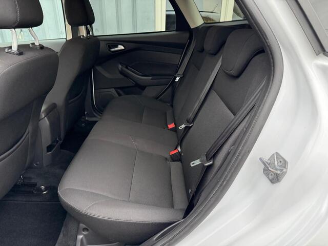 Ford FOCUS Wagon 1.0 Lease Edition navi