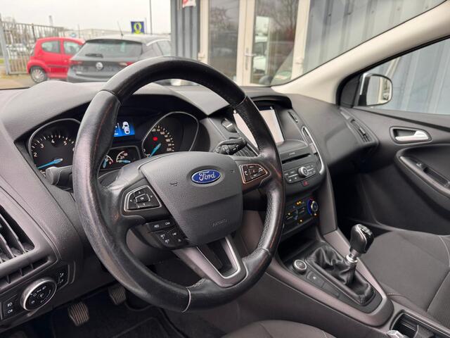 Ford FOCUS Wagon 1.0 Lease Edition navi
