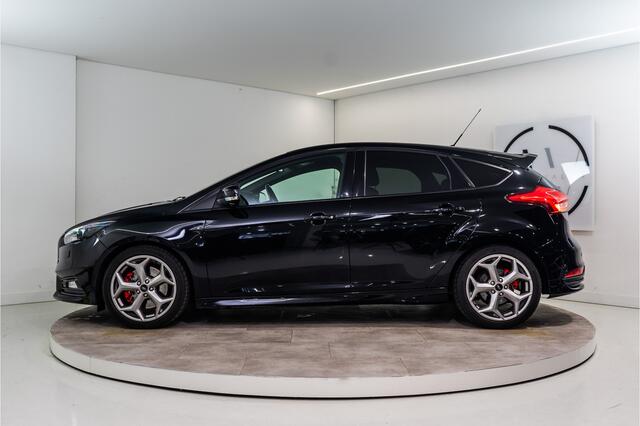 Ford FOCUS 2.0 ST 251PK | Bull X | HG Tune | Carplay | Leder | Garantie