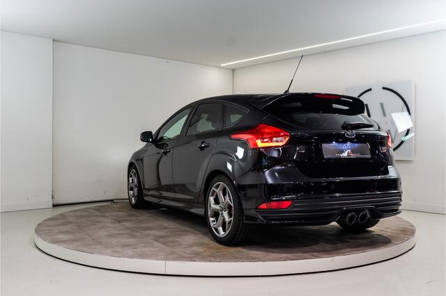 Ford FOCUS 2.0 ST 251PK | Bull X | HG Tune | Carplay | Leder | Garantie