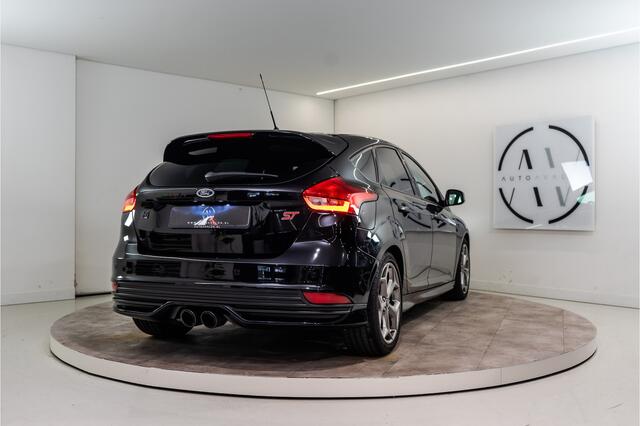 Ford FOCUS 2.0 ST 251PK | Bull X | HG Tune | Carplay | Leder | Garantie