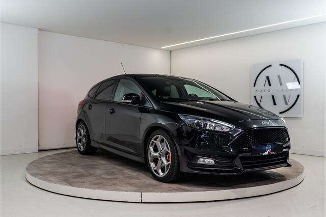 Ford FOCUS 2.0 ST 251PK | Bull X | HG Tune | Carplay | Leder | Garantie