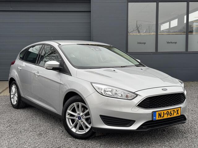 Ford FOCUS 1.0 Titanium Clima,Cuise,PDC,Trekhaak,Weinig KM,APK tot 05-2025