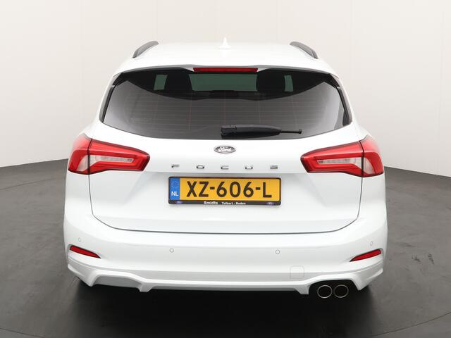 Ford FOCUS Wagon 1.0 EcoBoost ST Line Business | Climate Control | Rode remklauwen | Navigatie | Privacy glass | ISOFIX |