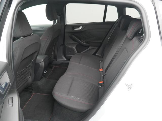 Ford FOCUS Wagon 1.0 EcoBoost ST Line Business | Climate Control | Rode remklauwen | Navigatie | Privacy glass | ISOFIX |