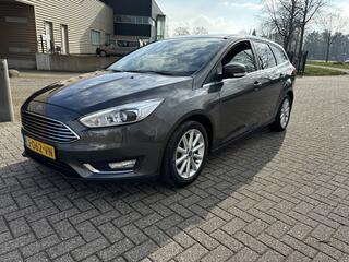 ford-focus-wagon-1.0-titanium-autom