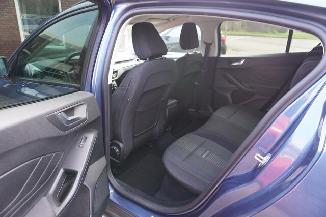 Ford FOCUS 1.5 EcoBoost Active Business AUTOMAAT STOEL- EN STUURVERWARMING CLIMA