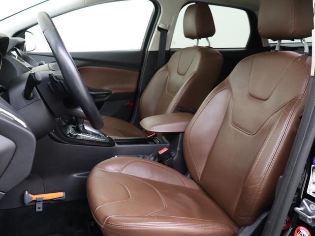 Ford FOCUS Wagon 1.5 Titanium 150pk | Leder | Navigatie | 18" Velgen | Voorruitverwarming | 1500kg Trekgewicht |