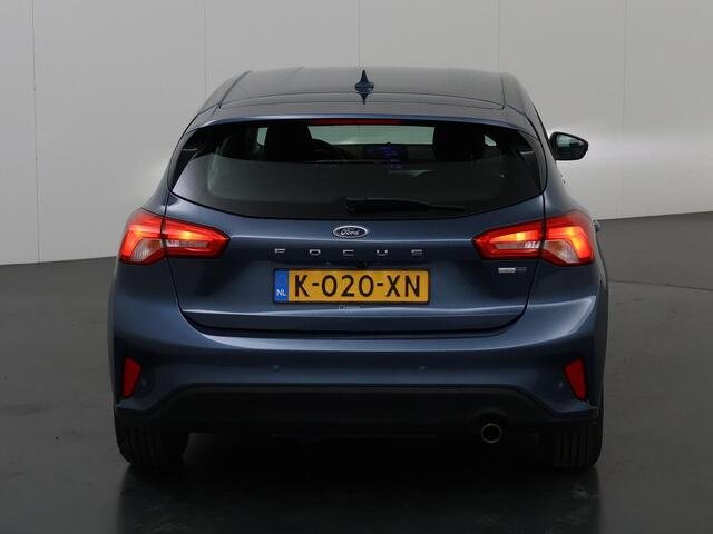 Ford FOCUS 1.0 EcoBoost Hybrid Trend Edition Business | Trekhaak | Full LED koplampen | Parkeercamera | Navigatie | Cruise Control |