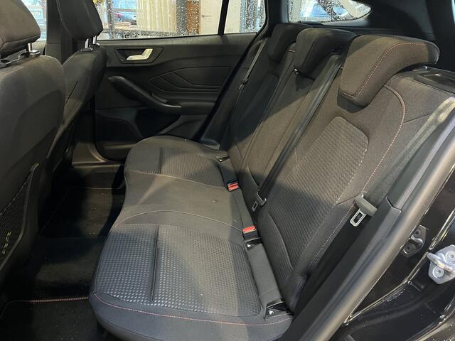 Ford FOCUS Wagon EcoBoost Hybrid 155 pk ST Line X | Pano | Winter Pack | AGR | Adapt. cruise | Camera I HUD I Alarm | gar. tm 2027