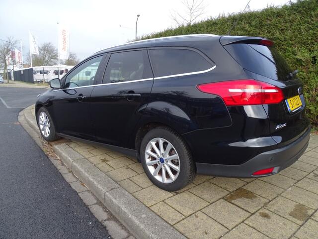 Ford FOCUS 1.0 TITANIUM-Navi-Cruise-Pdc-Clima-Media-Blth-Usb