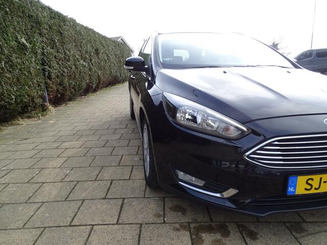 Ford FOCUS 1.0 TITANIUM-Navi-Cruise-Pdc-Clima-Media-Blth-Usb