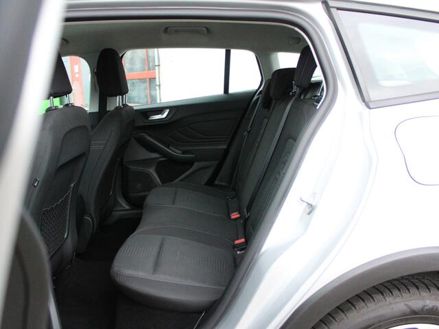Ford FOCUS Wagon 1.5 EcoBoost Active Business NL AUTO | CAMERA | TREKHAAK | STUURWIEL VERW |