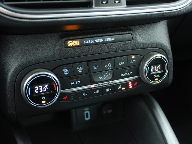 Ford FOCUS Wagon 1.5 EcoBoost Active Business NL AUTO | CAMERA | TREKHAAK | STUURWIEL VERW |