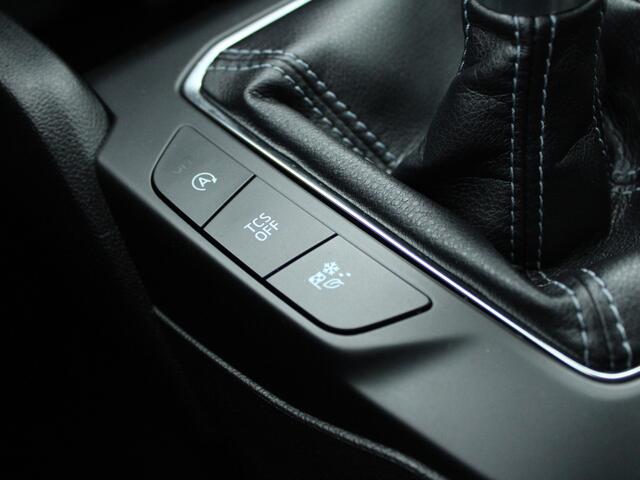 Ford FOCUS Wagon 1.5 EcoBoost Active Business NL AUTO | CAMERA | TREKHAAK | STUURWIEL VERW |