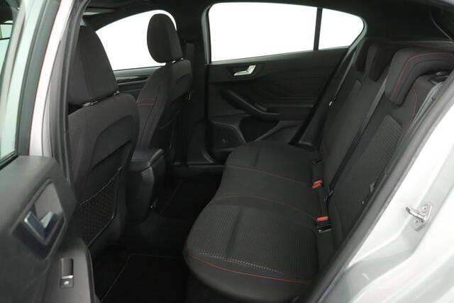 Ford FOCUS 1.0 EcoBoost ST Line | Panoramadak | Adaptive cruise | Camera | Carplay | Airco | Navigatie | Full LED | PDC | Bluetooth