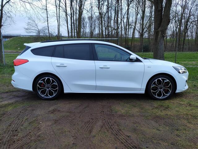 Ford FOCUS Wagon 1.0 EB 125PK ST Line X Business | LED | AGR-STOELEN | CAMERA | WINTERPACK |