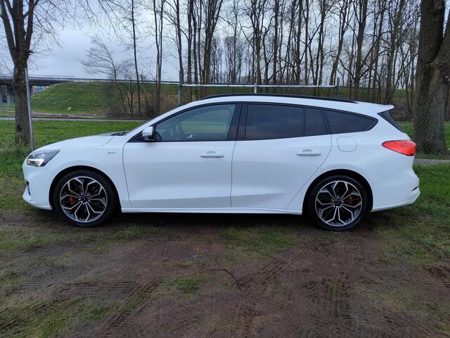 Ford FOCUS Wagon 1.0 EB 125PK ST Line X Business | LED | AGR-STOELEN | CAMERA | WINTERPACK |