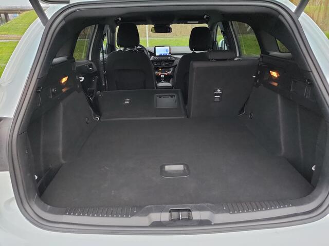Ford FOCUS Wagon 1.0 EB 125PK ST Line X Business | LED | AGR-STOELEN | CAMERA | WINTERPACK |