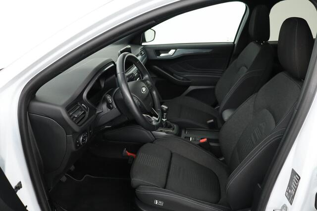 Ford FOCUS 1.0 EcoBoost Active | Panoramadak | Adaptive cruise | Camera | Carplay | Navigatie | Keyless | Full LED | Comfortstoelen