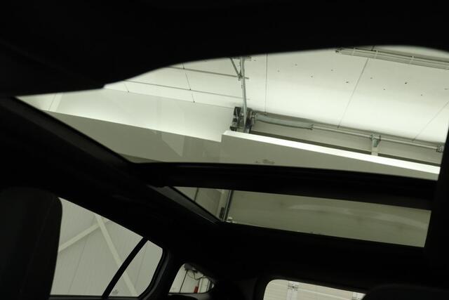 Ford FOCUS 1.0 EcoBoost Active | Panoramadak | Adaptive cruise | Camera | Carplay | Navigatie | Keyless | Full LED | Comfortstoelen