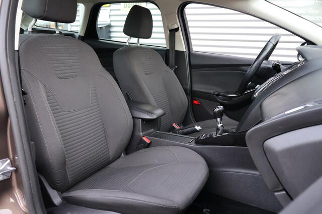 Ford FOCUS Wagon 1.0 Titanium Camera | Navi | Carplay | Pdc | Parker Hulp | Nap | Nederlandse Auto