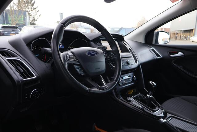 Ford FOCUS Wagon 1.0 Titanium Camera | Navi | Carplay | Pdc | Parker Hulp | Nap | Nederlandse Auto