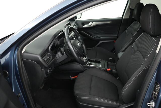 Ford FOCUS 1.0 EcoBoost Titanium | Stoel & stuurverwarming | Trekhaak | Adaptive cruise | B&O Sound | Full LED | Camera | Side Assist | Carplay | Navigatie | Keyless