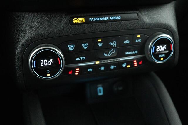 Ford FOCUS 1.0 EcoBoost Titanium | Stoel & stuurverwarming | Trekhaak | Adaptive cruise | B&O Sound | Full LED | Camera | Side Assist | Carplay | Navigatie | Keyless