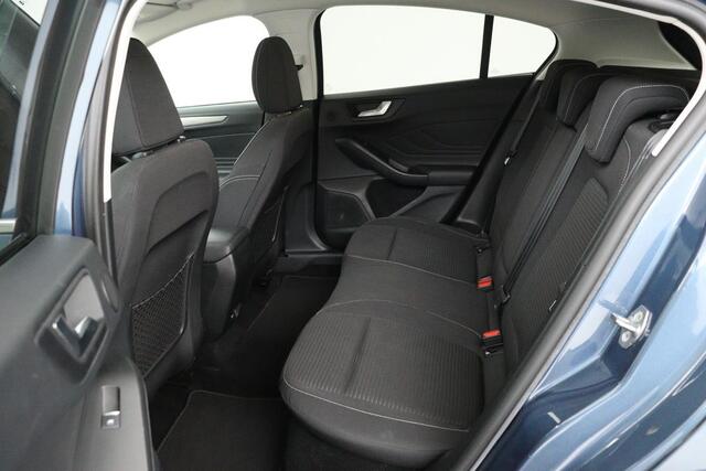 Ford FOCUS 1.0 EcoBoost Titanium | Stoel & stuurverwarming | Trekhaak | Adaptive cruise | B&O Sound | Full LED | Camera | Side Assist | Carplay | Navigatie | Keyless