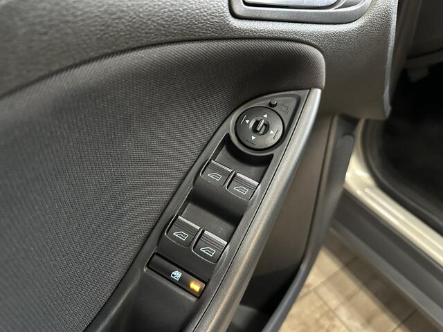 Ford FOCUS Wagon 1.5 TDCI Lease Edition 68.000 KM | Automaat | Airco | Cruise Control | Camera | Navigatie | Apple Carplay | Isofix | NAP |