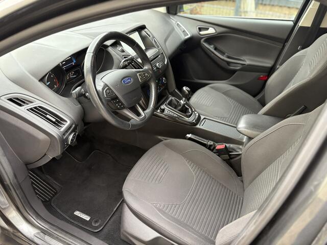 Ford FOCUS Wagon 1.0 Titanium / NAVI / CRUISE / AIRCO ECC / STUURVERWARMING / PDC / 151dkm!