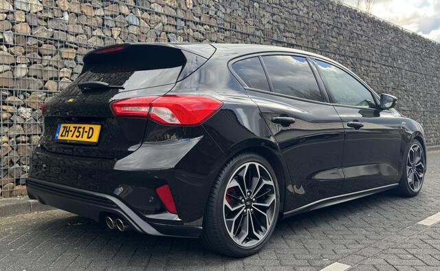 Ford FOCUS 1.5 150 PK ST Line Stoel. Stuurverw.