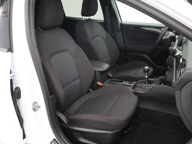 Ford FOCUS 1.0 EcoBoost Hybrid ST Line Business | Cruise control Adaptief | Winterpack | Full LED Koplampen | Parkeercamera | Navigatie | Climate control