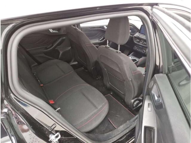 Ford FOCUS Wagon 1.5 EcoBoost ST Line X Business (150 PK) 1e-Eig & Dealer-Onderh. BOVAG-Garantie. NL-Auto. Trekhaak, Navigatie/Apple-Carplay/Android-Auto, Cruisecontrol, Keyless-Entry/Start, Parkeersensoren-V+A, Achteruitrijcamera, Elek.-Achterklep, Sportstoelen, DA