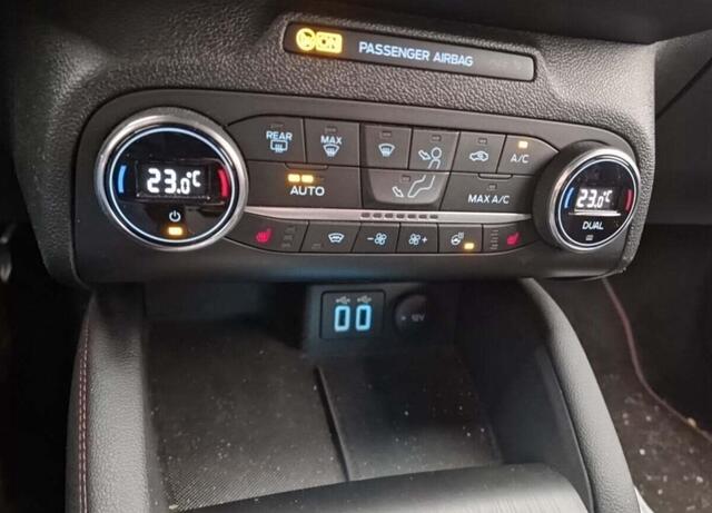 Ford FOCUS Wagon 1.5 EcoBoost ST Line X Business (150 PK) 1e-Eig & Dealer-Onderh. BOVAG-Garantie. NL-Auto. Trekhaak, Navigatie/Apple-Carplay/Android-Auto, Cruisecontrol, Keyless-Entry/Start, Parkeersensoren-V+A, Achteruitrijcamera, Elek.-Achterklep, Sportstoelen, DA