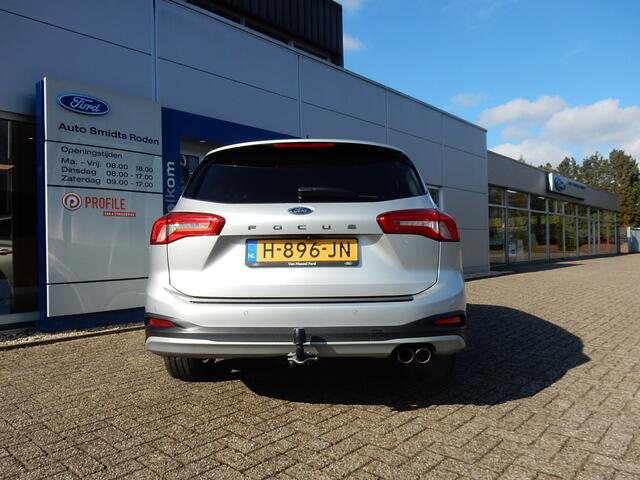 Ford FOCUS Wagon 1.5 150PK EcoBoost Active Business | Winter Pack | 18-inch | Trekhaak | BLIS | Camera | LED | AGR stoelen |