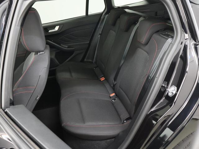 Ford FOCUS 1.0 EcoBoost Hybrid ST Line | Panoramadak | Parkeercamera | Winterpakket | Cruise Control Adaptief | Dodehoekdetectie | Navigatie |