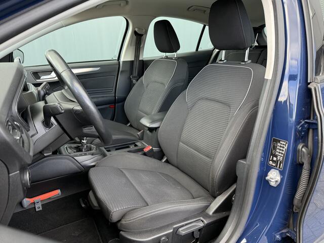 Ford FOCUS BWJ 2019 | 1.0 EcoBoost 126PK Titanium Business CLIMA / NAVI / STOELVERW. / VOORRUITVERW. / APPLE CARPLAY / SPORTSTOELEN / PDC