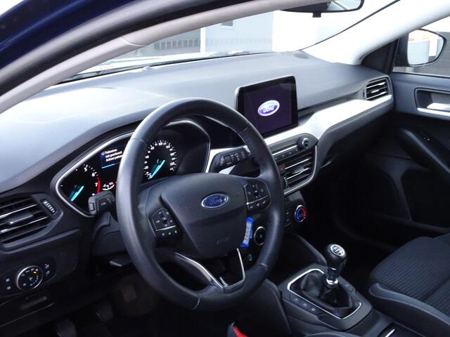 Ford FOCUS Wagon 1.0 EcoBoost Trend Edition Business Airco, navigatie, parkeersensoren voor en achter, cruise controle, licht metalen velgen, enz.
