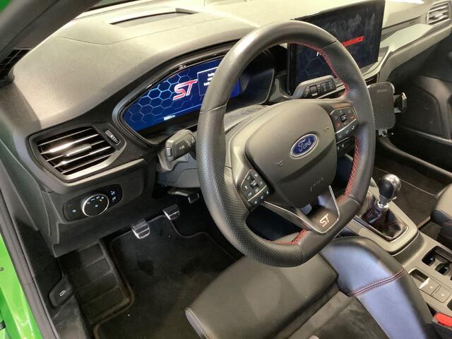 Ford FOCUS 2.3 EcoBoost ST-X | Winter Pack | Adaptive cruise control | Sper diff | Head up Display | Camera | AGR-stoelen