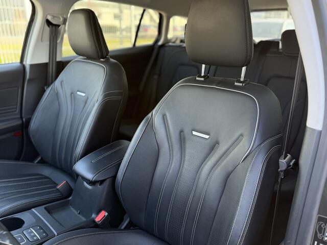 Ford FOCUS Wagon 1.5 EcoBoost Vignale | Trekhaak | Head Up | Leder | Navi | Stoelverwarming
